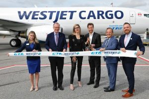 Lire la suite à propos de l’article Aérien: La tournée de célébration de WestJet Cargo et du groupe GTA se termine avec la troisième inauguration d’un cargo dédié à Vancouver
