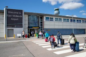 Lire la suite à propos de l’article Aviation: TUI annonce le plus grand programme de vol jamais organisé depuis l’aéroport d’East Midlands pour l’été 2024