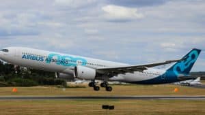 Lire la suite à propos de l’article Aérien: L’A330neo en tête des commandes du jour 3