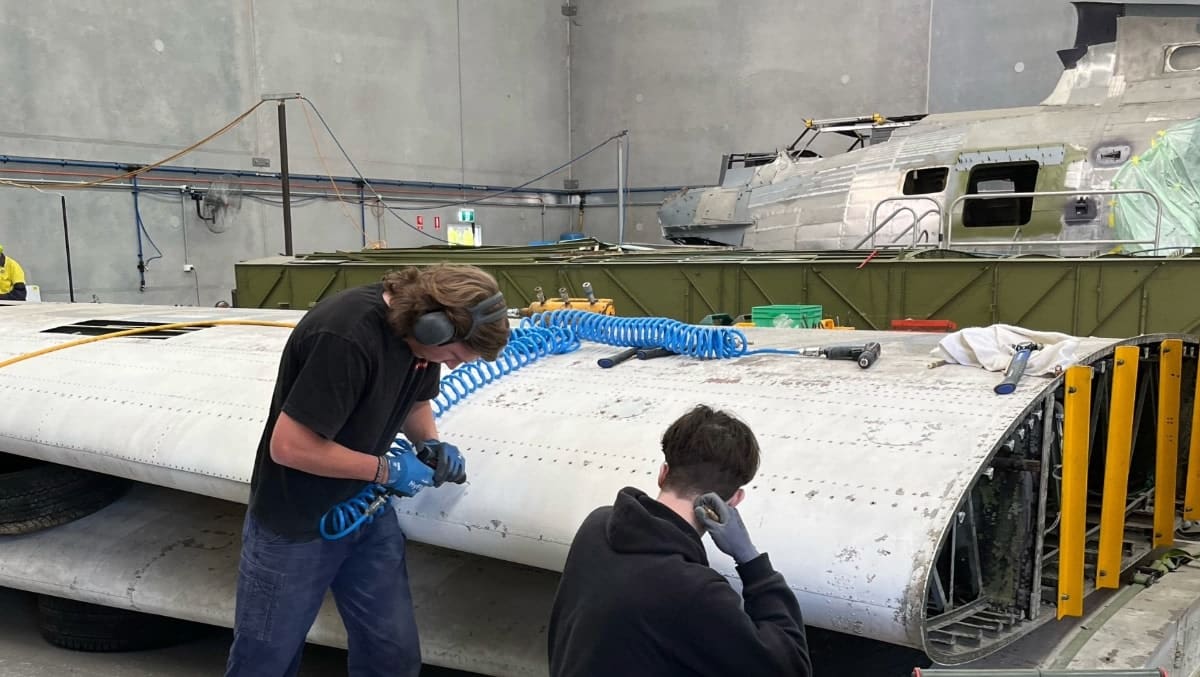 , Aviation: Les étudiants de TAFE NSW travaillent à restaurer un hydravion militaire historique – Australian Aviation