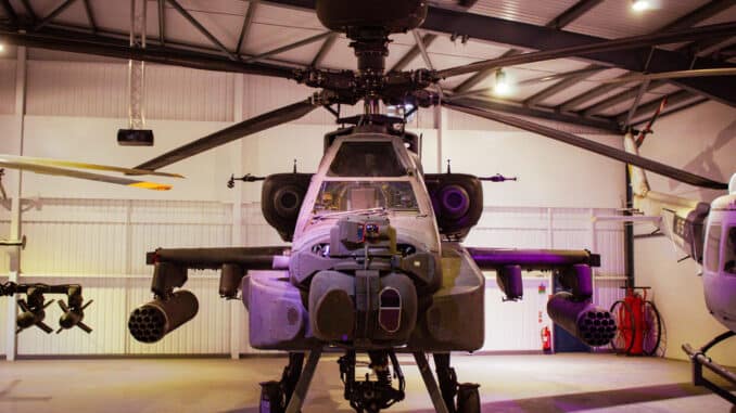 Lire la suite à propos de l’article Aviation: La nouvelle exposition Apache AH MK1 de l’Army Flying Museum dévoilée par le roi Charles III